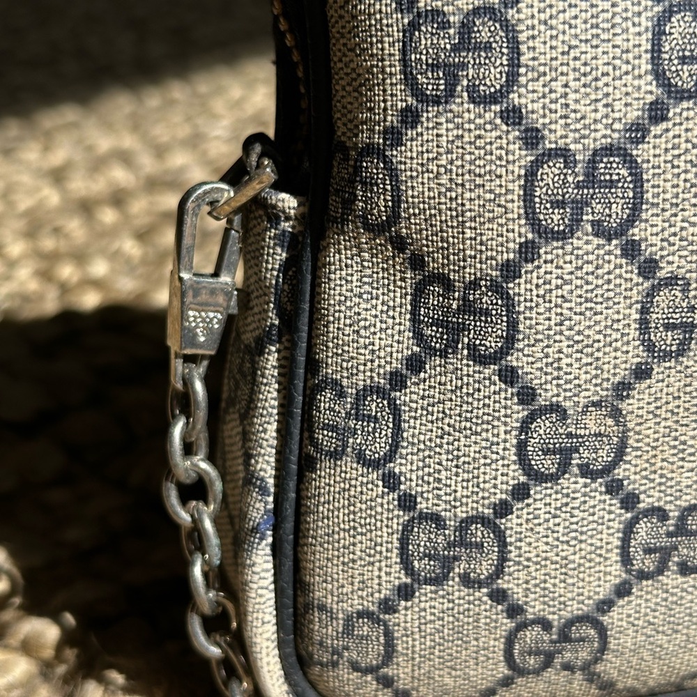 Gucci Navy Blue and Beige Signature Monogram Bag - Picture 5 of 13